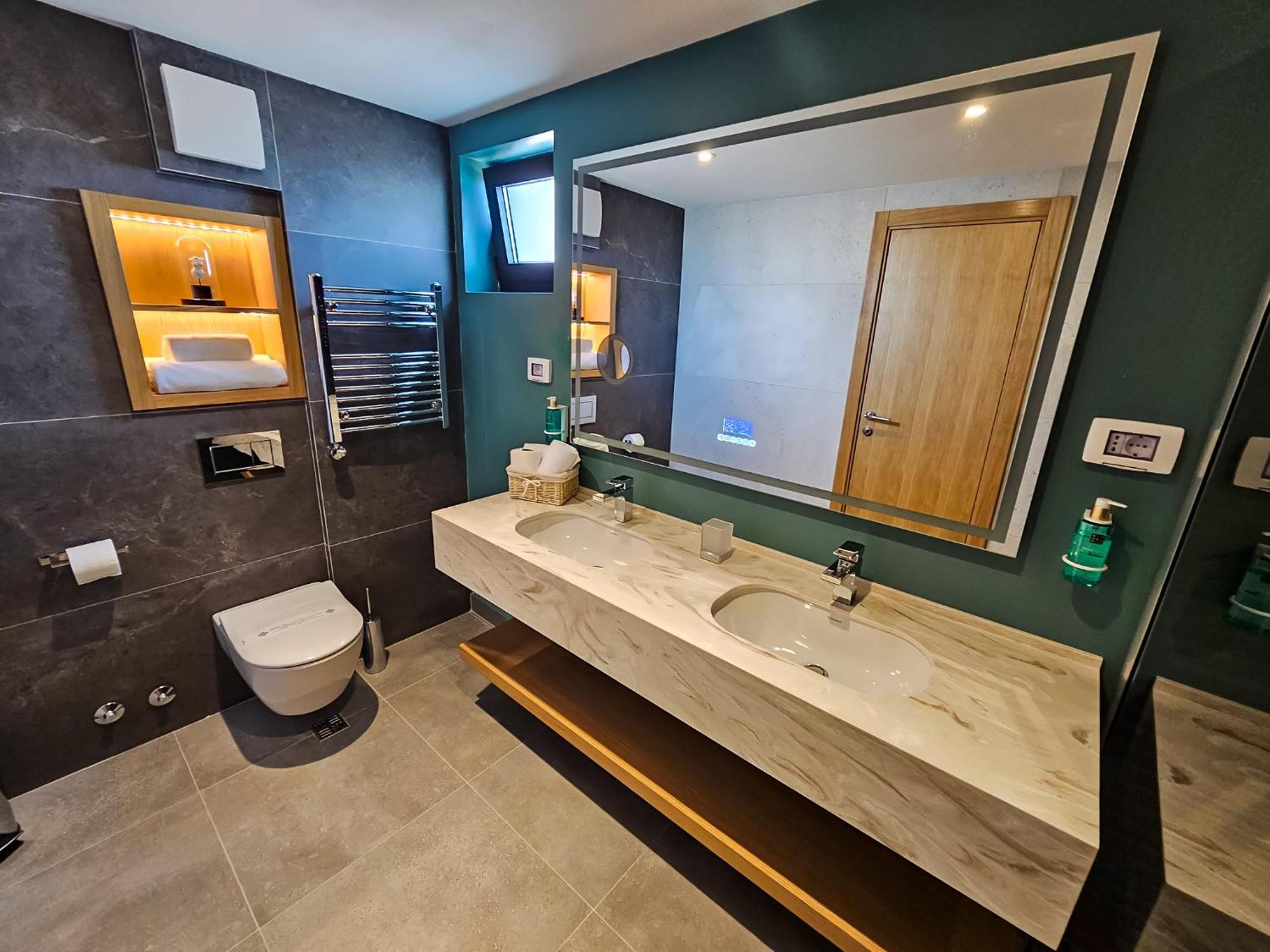 The New Hotel Mediteran - Villa Edition Ulcinj Extérieur photo
