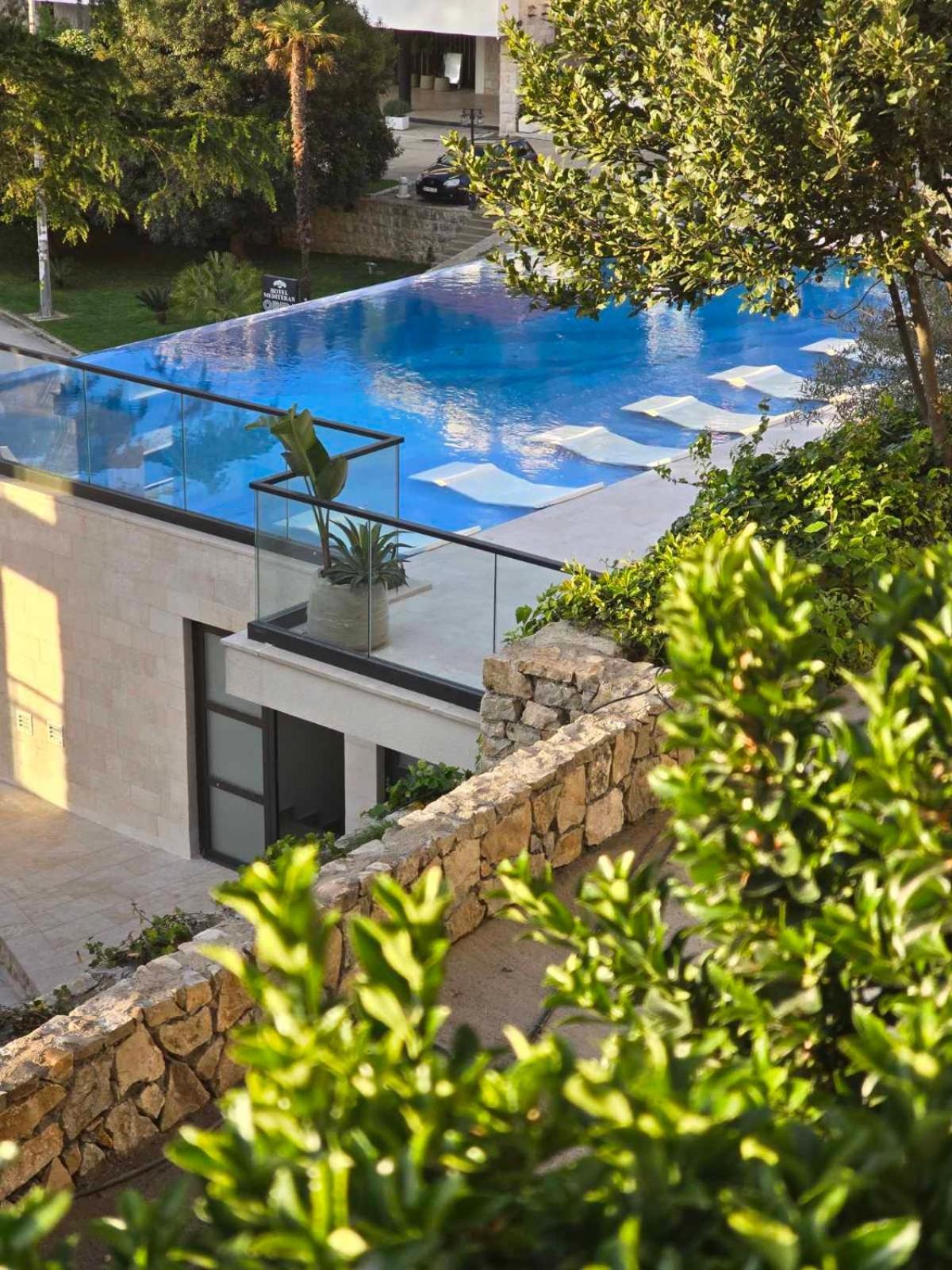 The New Hotel Mediteran - Villa Edition Ulcinj Extérieur photo